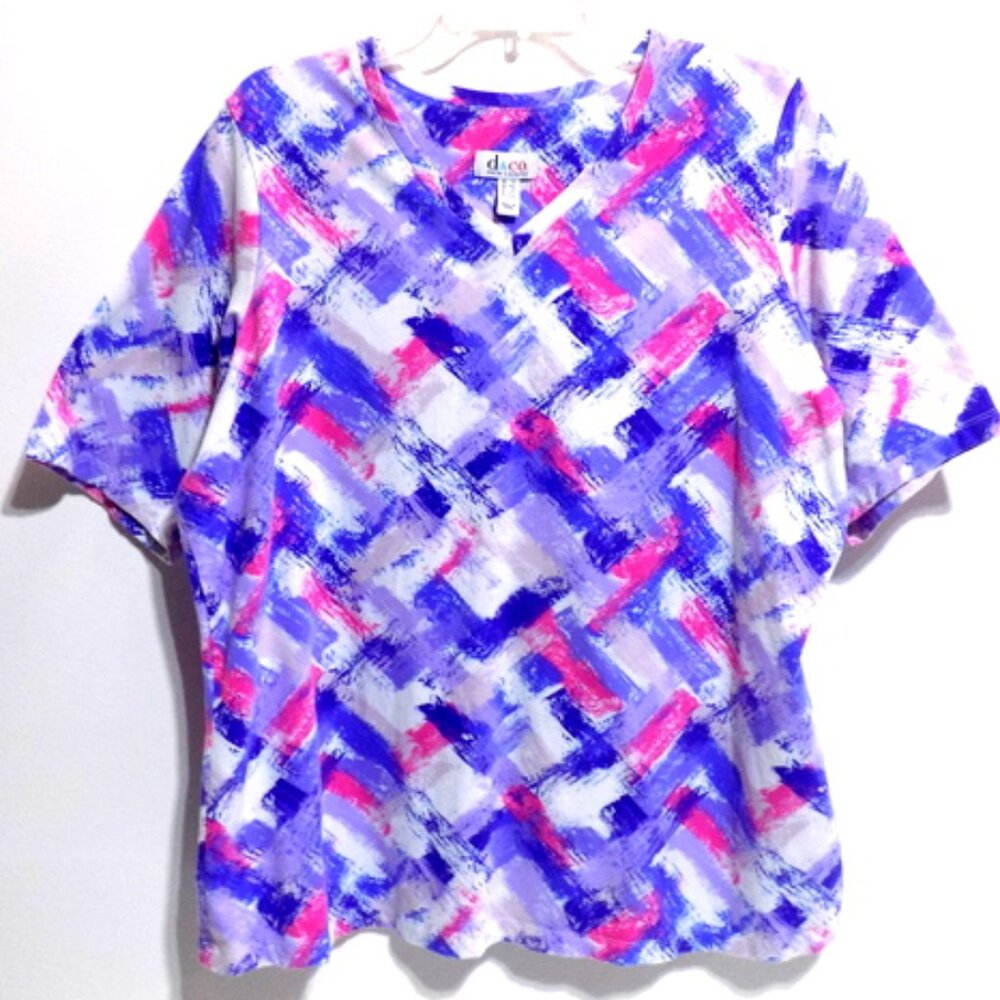 D & Co. Woman's Multicolor Geometric Design Short Sleeve Pullover Top – Size: 1X